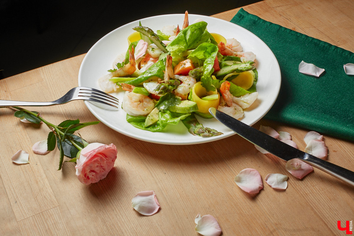 Внезапно! Создатель первого во Владимире цветочного супермаркета раскрыла нашему изданию секрет, какие цветы можно есть без риска для здоровья и какое меню обеспечит бодрость на весь день и при этом поможет сохранить фигуру.