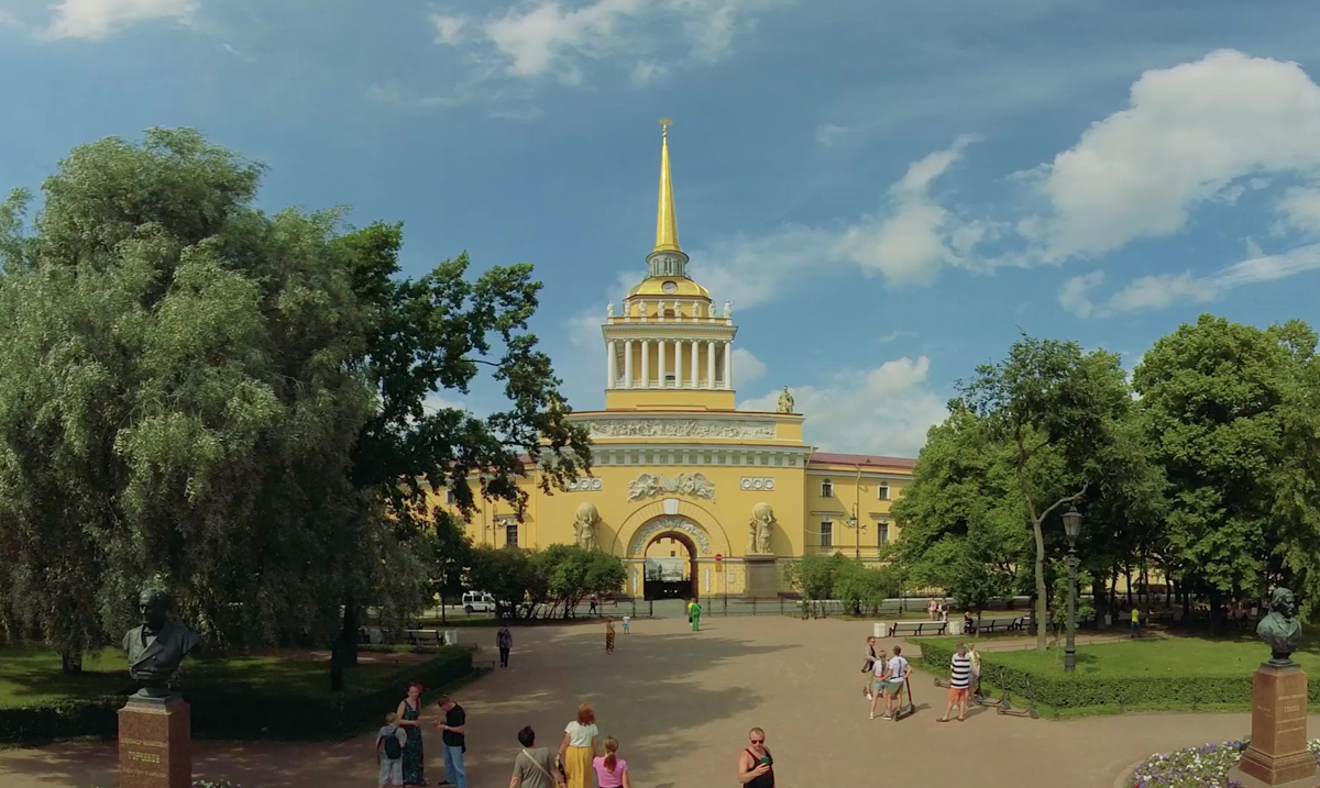 Виртуальные путешествия давно перестали быть призрачным будущим. Реалистичный полет по миру уже не сказка, а вполне доступное каждому мероприятие. Только представьте: не покидая родного региона, можно устремиться практически в любую точку страны. Например, без особых усилий и затрат за мгновение переместиться в Санкт-Петербург, уютно устроившись в объятиях VR-шлема. Здорово ведь!