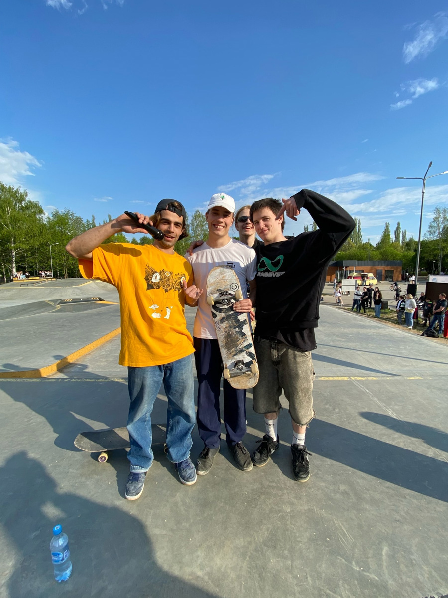 Впервые в истории регионального спорта во Владимире прошел чемпионат области по скейтбордингу. Соревнования были организованы в специализированной зоне парка «Добросельский». Участие в турнире приняли 15 райдеров.