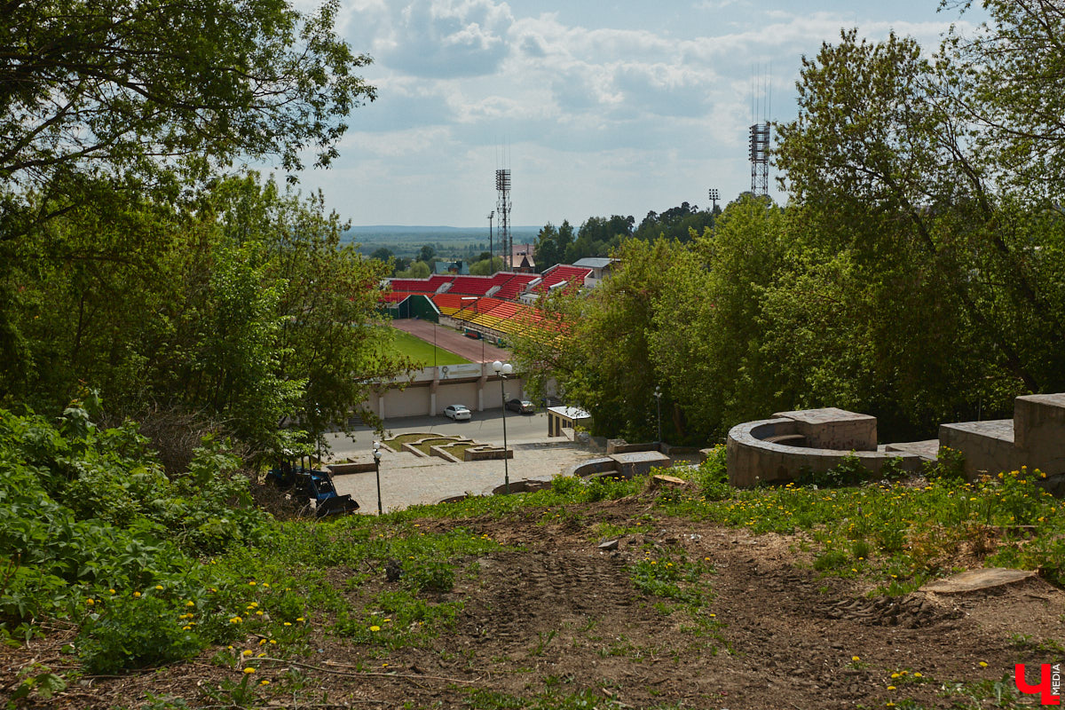 Вам давно приходилось подниматься по любой из владимирских лестниц или спускаться с нее? И как, все ступеньки на месте? К сожалению, большинство подобных конструкций на улицах города разрушается. Если не верите, тогда взгляните сами на наш антирейтинг.
