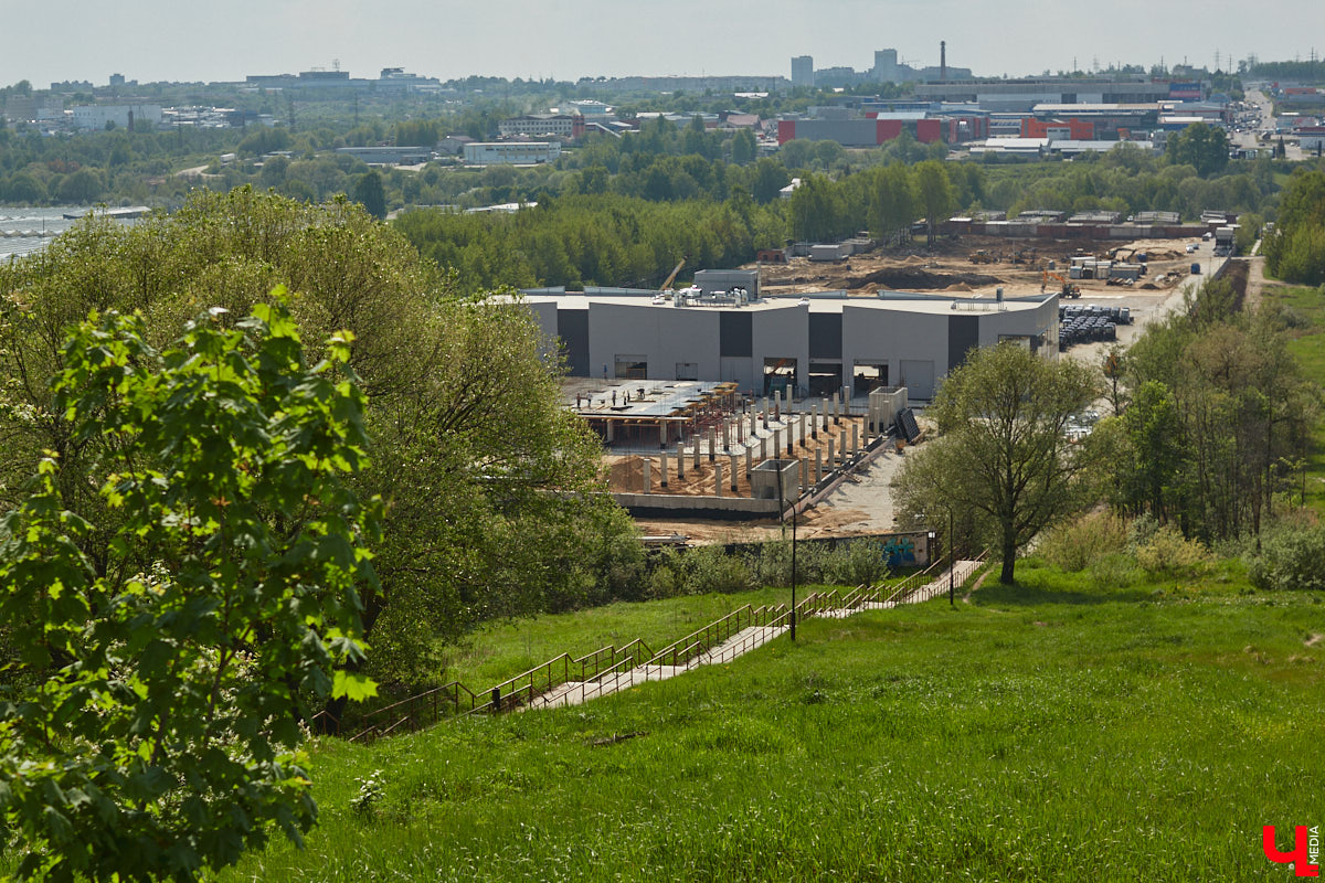 Вам давно приходилось подниматься по любой из владимирских лестниц или спускаться с нее? И как, все ступеньки на месте? К сожалению, большинство подобных конструкций на улицах города разрушается. Если не верите, тогда взгляните сами на наш антирейтинг.