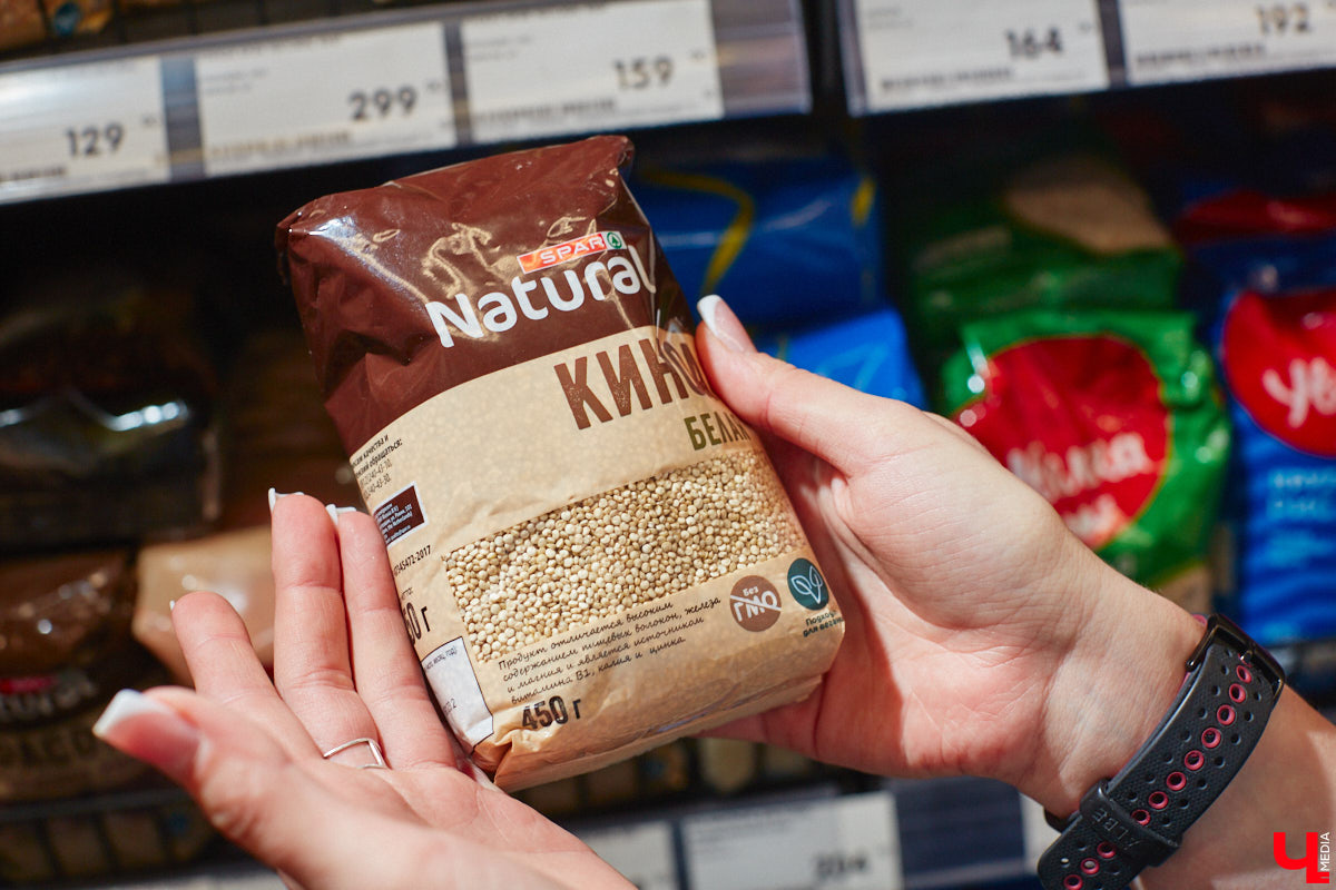 Кто-то ЗОЖ высмеивает, как группа «Ленинград», кто-то считает его ерундой и историей про отварную грудку. Но для некоторых правильное питание не тюрьма строгого режима, а яркий мир вкуса и разнообразия. Сидеть на ПП без чувства голода и с чистой совестью реально? Об этом мы поговорили с нутрициологом Надеждой Тихомировой, прогуливаясь по местному супермаркету.