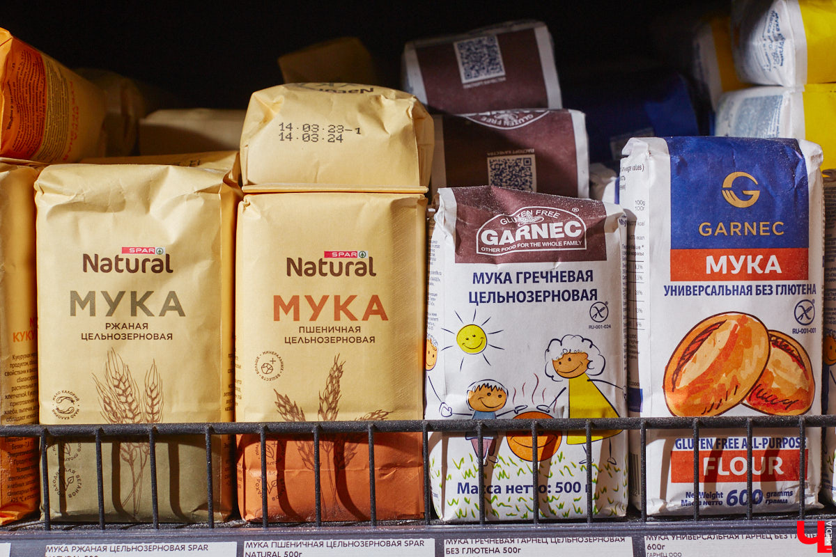 Кто-то ЗОЖ высмеивает, как группа «Ленинград», кто-то считает его ерундой и историей про отварную грудку. Но для некоторых правильное питание не тюрьма строгого режима, а яркий мир вкуса и разнообразия. Сидеть на ПП без чувства голода и с чистой совестью реально? Об этом мы поговорили с нутрициологом Надеждой Тихомировой, прогуливаясь по местному супермаркету.