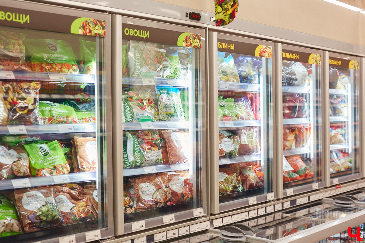 Кто-то ЗОЖ высмеивает, как группа «Ленинград», кто-то считает его ерундой и историей про отварную грудку. Но для некоторых правильное питание не тюрьма строгого режима, а яркий мир вкуса и разнообразия. Сидеть на ПП без чувства голода и с чистой совестью реально? Об этом мы поговорили с нутрициологом Надеждой Тихомировой, прогуливаясь по местному супермаркету.