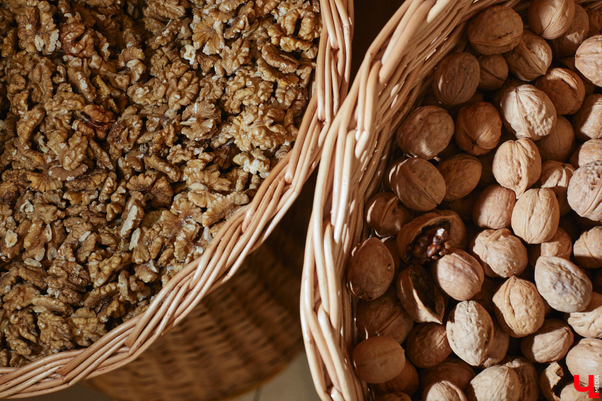 Кто-то ЗОЖ высмеивает, как группа «Ленинград», кто-то считает его ерундой и историей про отварную грудку. Но для некоторых правильное питание не тюрьма строгого режима, а яркий мир вкуса и разнообразия. Сидеть на ПП без чувства голода и с чистой совестью реально? Об этом мы поговорили с нутрициологом Надеждой Тихомировой, прогуливаясь по местному супермаркету.