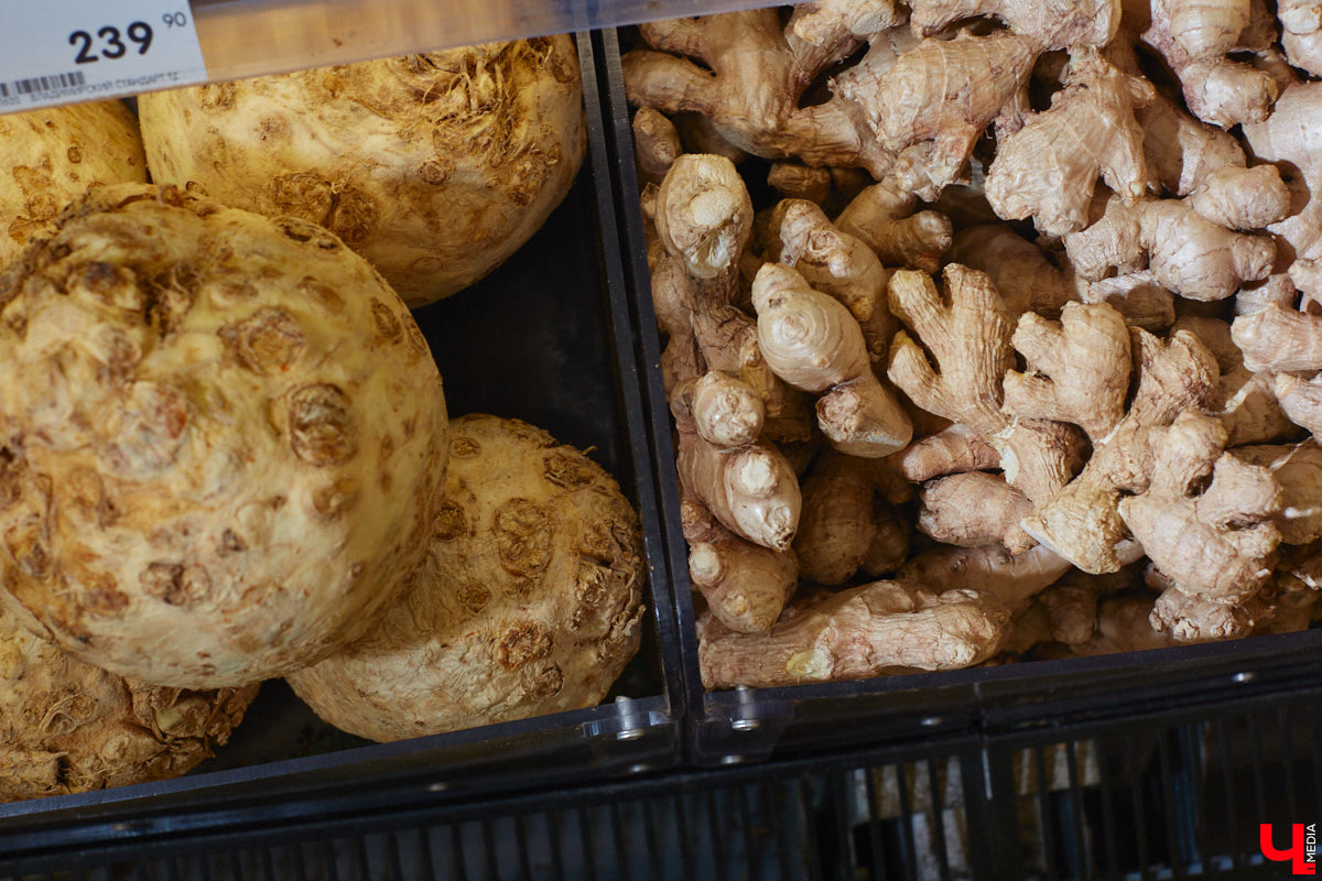 Кто-то ЗОЖ высмеивает, как группа «Ленинград», кто-то считает его ерундой и историей про отварную грудку. Но для некоторых правильное питание не тюрьма строгого режима, а яркий мир вкуса и разнообразия. Сидеть на ПП без чувства голода и с чистой совестью реально? Об этом мы поговорили с нутрициологом Надеждой Тихомировой, прогуливаясь по местному супермаркету.