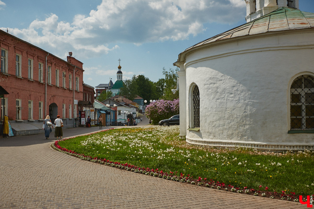 Дождались! К нам почти пришло лето. Каким будет его первый месяц? Стоит ли ждать жары в 33-м регионе, которой нас так пугали, прямо с первого июня? Ответы на эти вопросы ищите в прогнозе погоды.