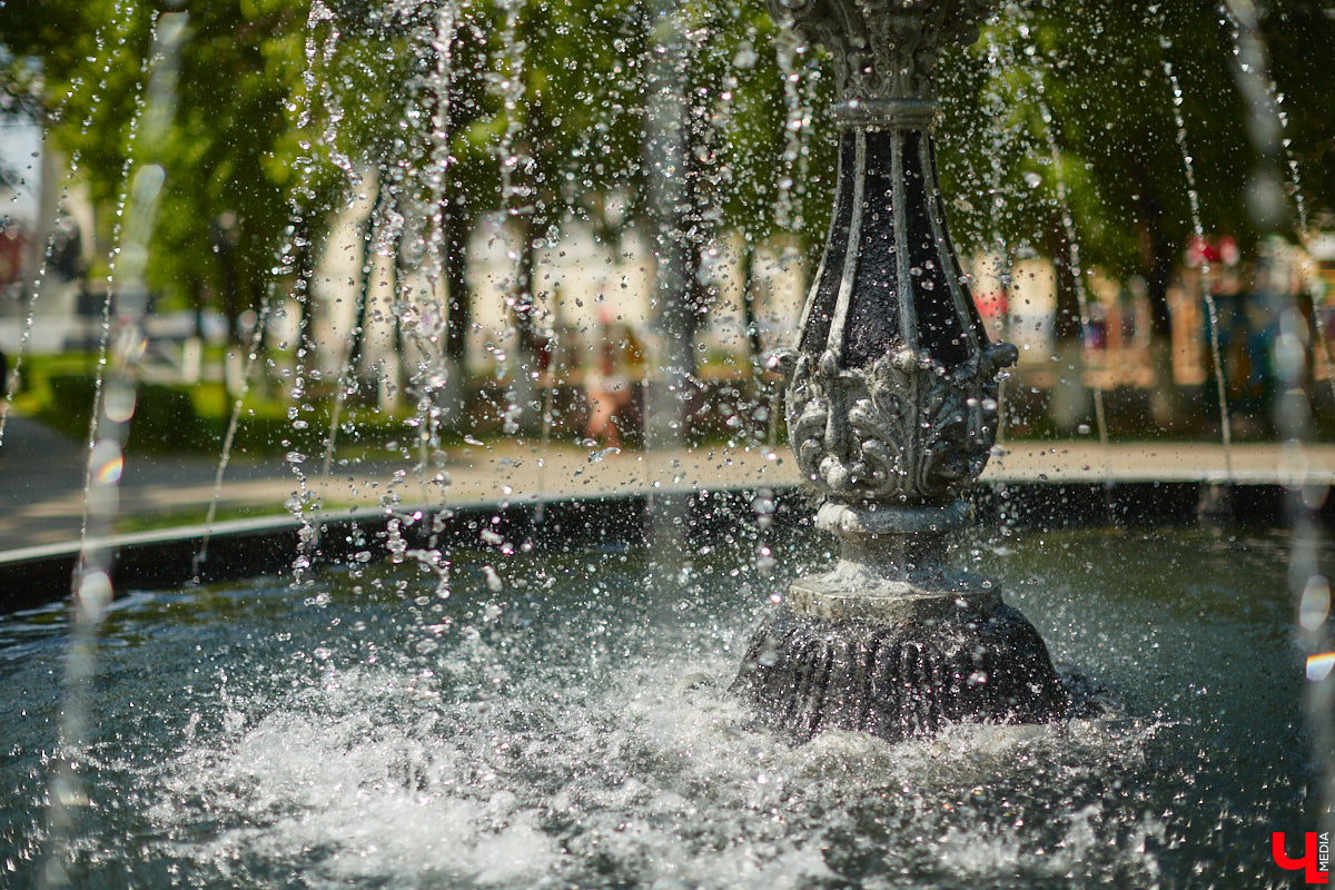 На календаре первый день лета. И пусть жары пока нет, водные феерии уже притягивают к себе жителей и гостей Владимира. «Ключ-Медиа» проверил состояние тех, что расположены недалеко от центра города.