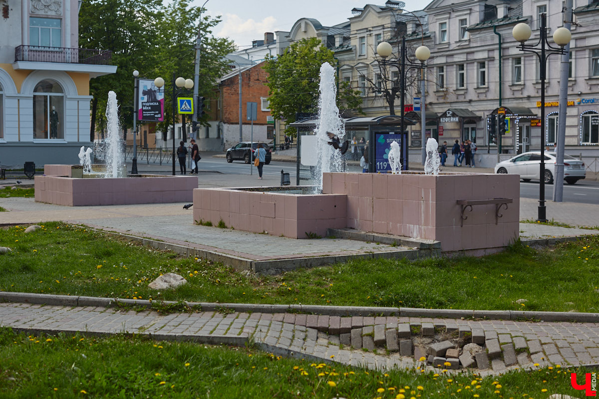 На календаре первый день лета. И пусть жары пока нет, водные феерии уже притягивают к себе жителей и гостей Владимира. «Ключ-Медиа» проверил состояние тех, что расположены недалеко от центра города.