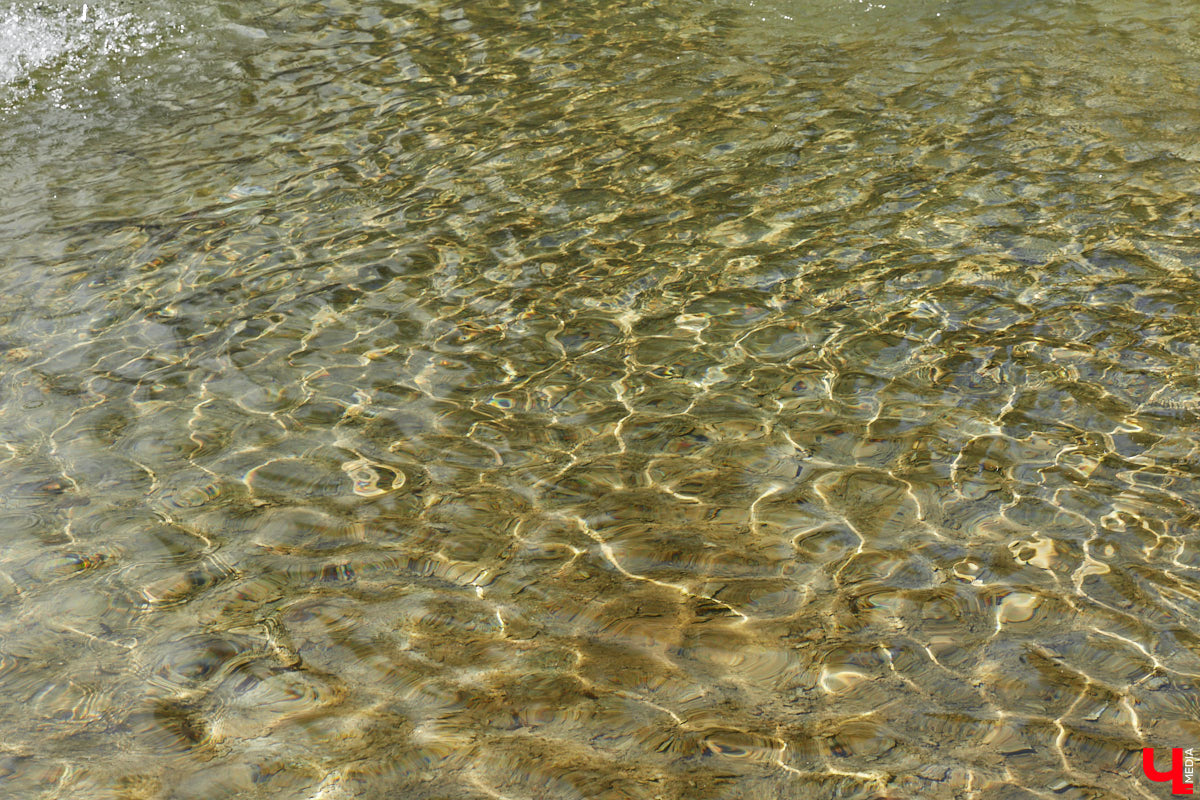 На календаре первый день лета. И пусть жары пока нет, водные феерии уже притягивают к себе жителей и гостей Владимира. «Ключ-Медиа» проверил состояние тех, что расположены недалеко от центра города.