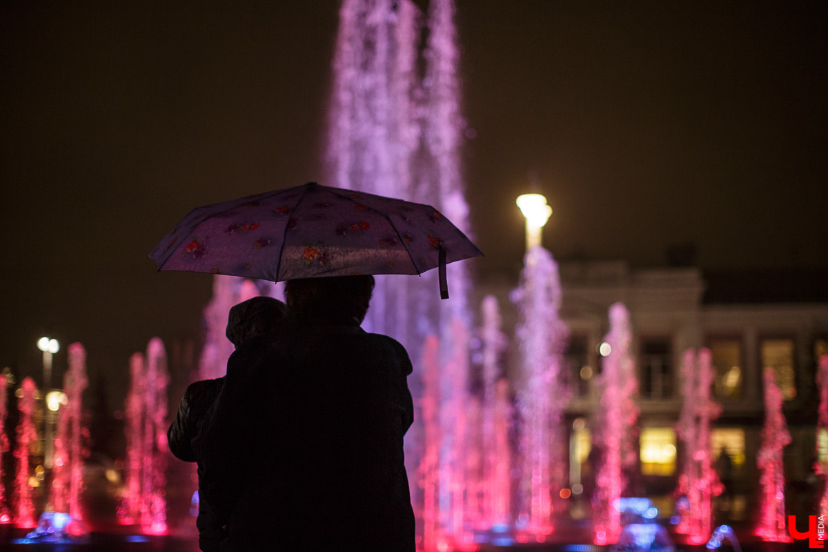 На календаре первый день лета. И пусть жары пока нет, водные феерии уже притягивают к себе жителей и гостей Владимира. «Ключ-Медиа» проверил состояние тех, что расположены недалеко от центра города.
