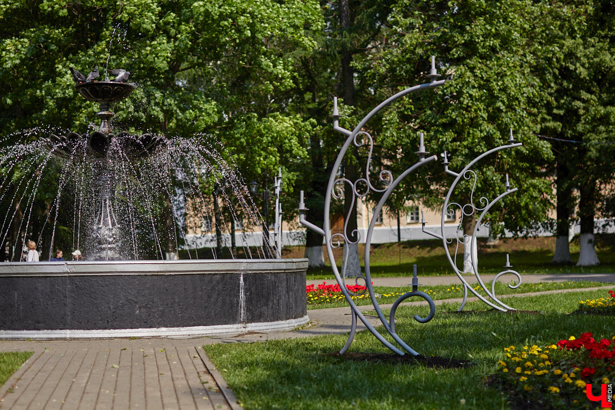 На календаре первый день лета. И пусть жары пока нет, водные феерии уже притягивают к себе жителей и гостей Владимира. «Ключ-Медиа» проверил состояние тех, что расположены недалеко от центра города.