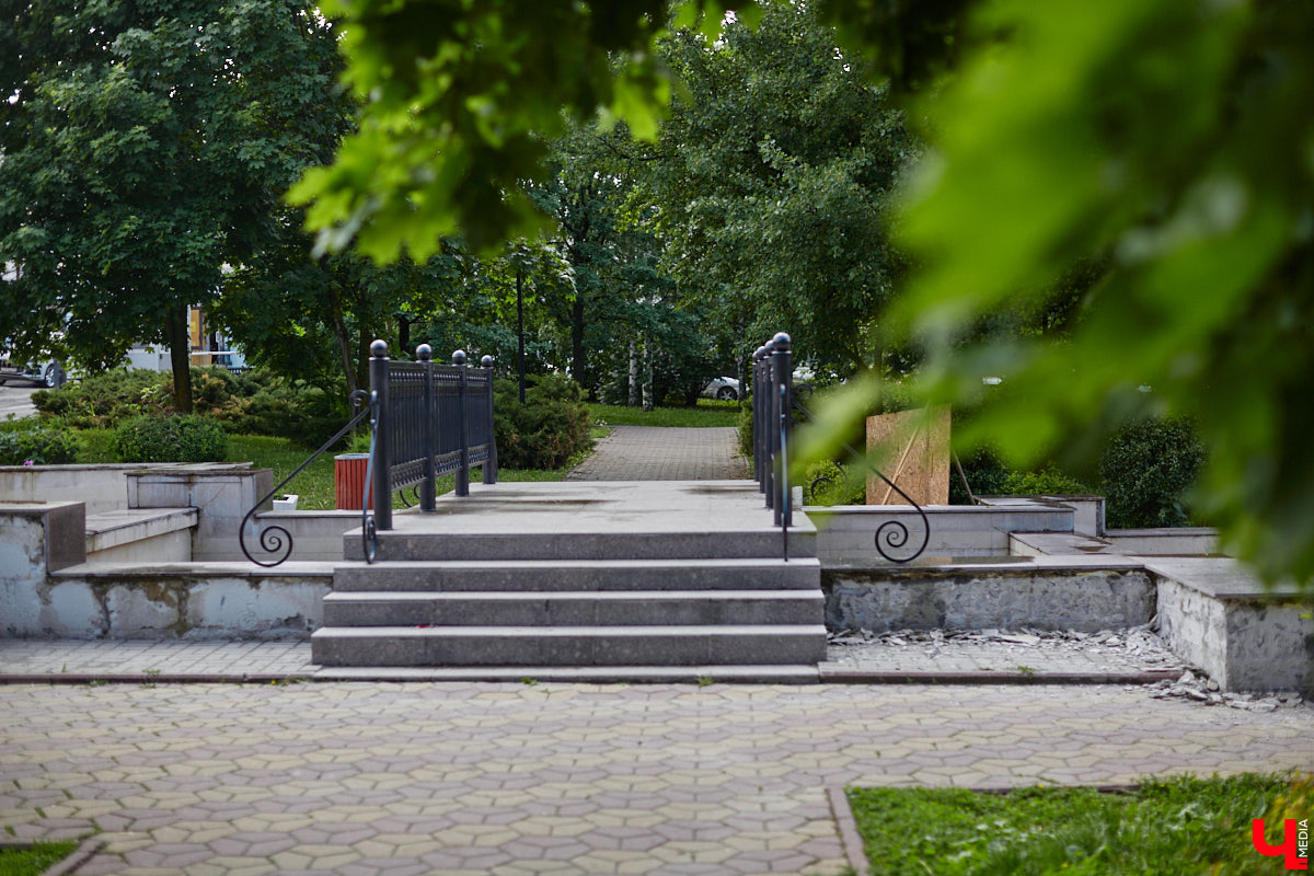 На календаре первый день лета. И пусть жары пока нет, водные феерии уже притягивают к себе жителей и гостей Владимира. «Ключ-Медиа» проверил состояние тех, что расположены недалеко от центра города.