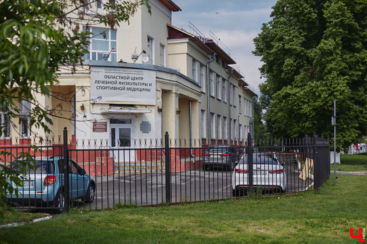 6 июня вся Россия будет отмечать день рождения великого поэта Александра Пушкина. А во Владимире очередной раз припомнят, что в парке имени Пушкина так и нет памятника. Причем закладной камень на его месте стоит аж с 6 июня 2011 года. И будет ли здесь когда-нибудь сам монумент, неизвестно. В связи с этим «Ключ-Медиа» решил посчитать все знаменательные валуны в нашем городе, которые так и не превратились в полноценные объекты.