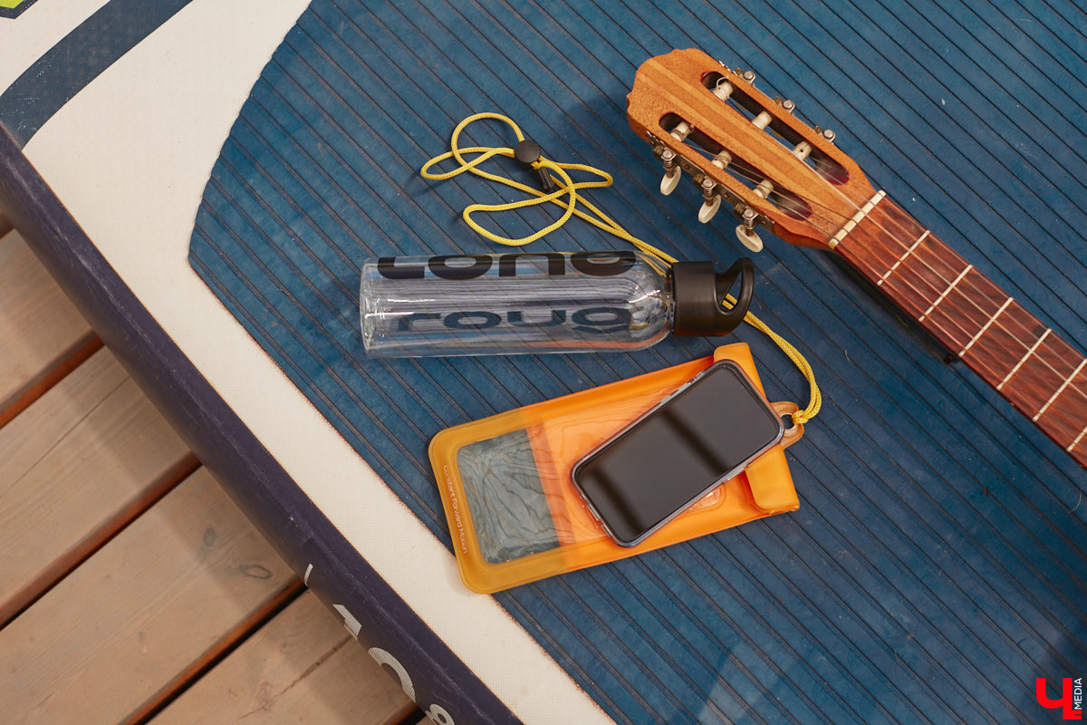 В Суздаль стоит отправиться не только ради архитектурного ансамбля, удачно вписавшегося в панораму города, и известных каждому туристу маршрутов. Он давно готов удивлять нетипичными видами отдыха. Среди прочих вариантов йога на sup-борде и даже игры в водное поло на досках. Мы оценили самые интересные развлечения и готовы вам о них рассказать.