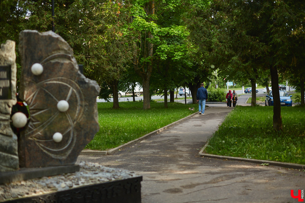 Вчера стало известно, какие общественные пространства в городе приведут в порядок следующим летом. Победителей в онлайн-голосовании за объекты для благоустройства, длившемся полтора месяца, оказалось два. «Ключ-Медиа» прогулялся по одному из мест для отдыха и оценил, так ли оно нуждается в переменах.