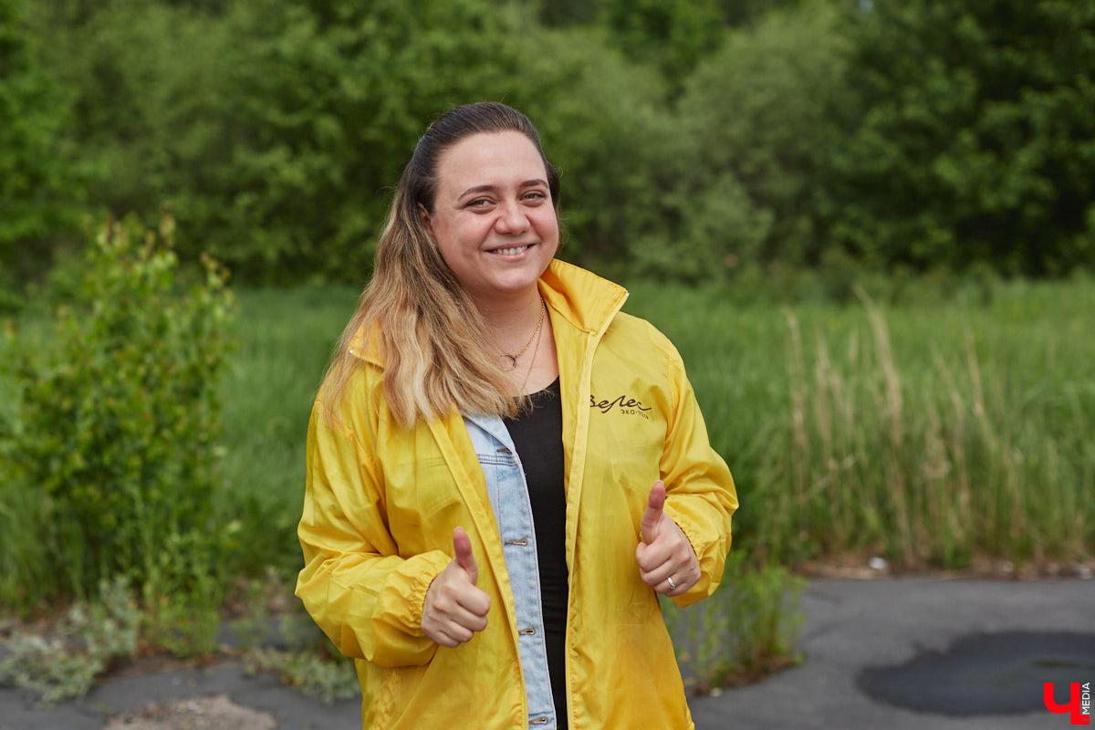 В дождевиках, но с улыбками! На озере Запольское прошел третий по счету субботник «Чистое озеро». Причем с подарками не только от организаторов мероприятия, но и от погоды. Уже третий год подряд неравнодушные граждане собираются вместе, чтобы проявить заботу об окружающей среде. Ну как мы могли пропустить такое важное событие, которое еще и завершилось BBQ-вечеринкой? Читайте и вы наш экологичный фоторепортаж.