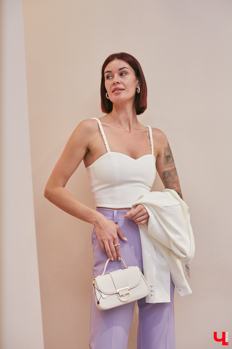 Эта девушка однозначно яркая личность! И гардероб полностью отражает ее взгляды: минималистичность, сочетаемость вещей между собой и ничего лишнего. Полюбуйтесь на три ярких летних аутфита блогера Анны Шиш, каждый из которых подобран под определенное настроение.