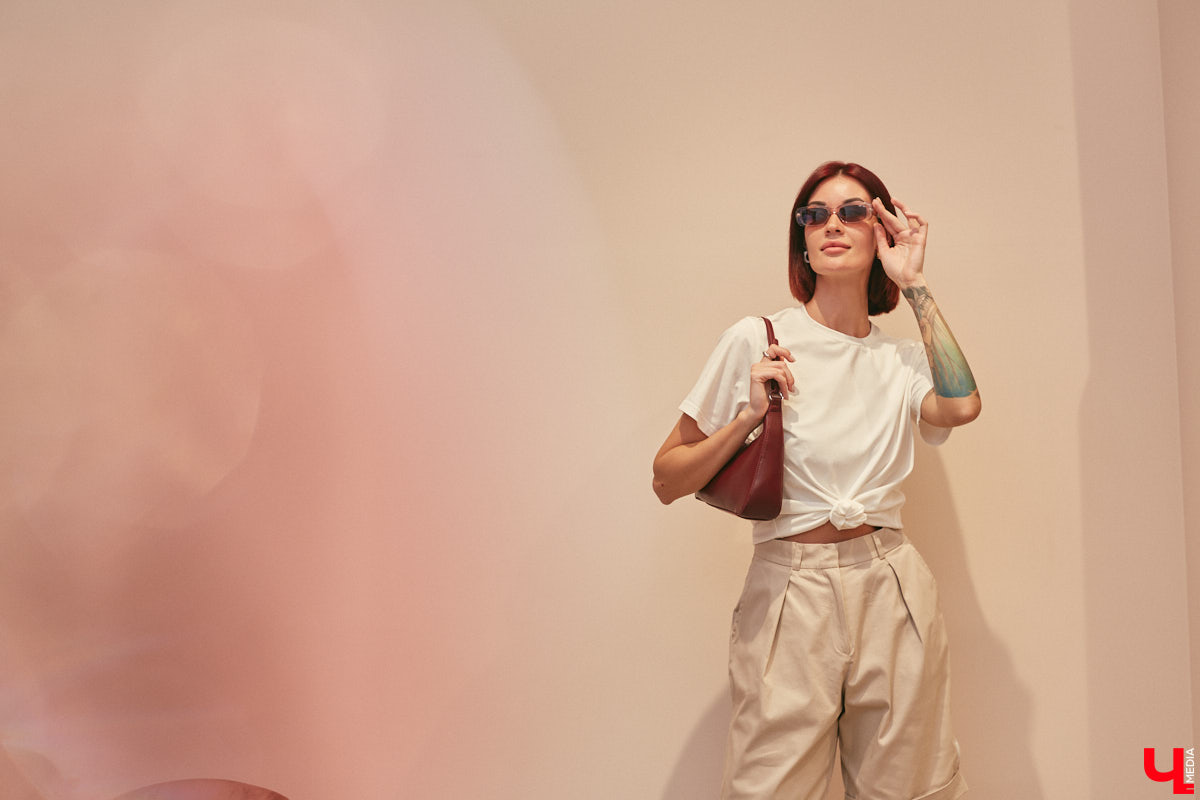 Эта девушка однозначно яркая личность! И гардероб полностью отражает ее взгляды: минималистичность, сочетаемость вещей между собой и ничего лишнего. Полюбуйтесь на три ярких летних аутфита блогера Анны Шиш, каждый из которых подобран под определенное настроение.