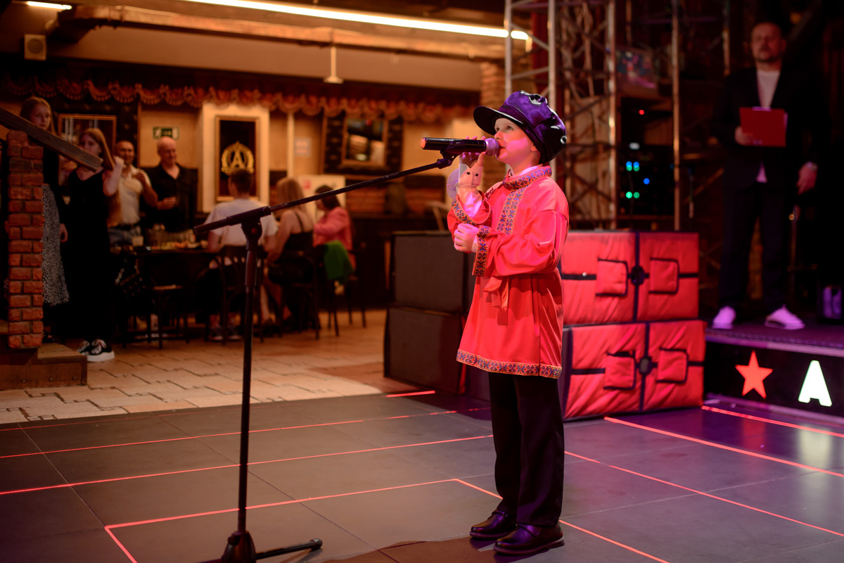 Зачем нужны детские конкурсы красоты? Участникам конкурса «Юные Мисс и Мистер Владимирская земля» ответ очевиден. Они пели, танцевали, демонстрировали красивые наряды, свои способности и купались в лучах славы. Кто же стал победителем, вы узнаете из нашей статьи.