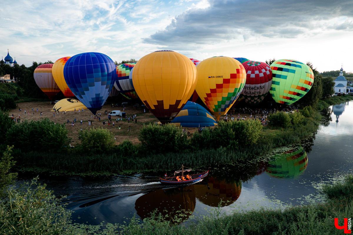 Фестиваль воздухоплавания в Суздале сменил не только место проведения, но и сроки. Еще одно новшество – впервые в небо поднимется аэростат с названием древнего города. Выбрать его дизайн жители области могут уже сейчас.