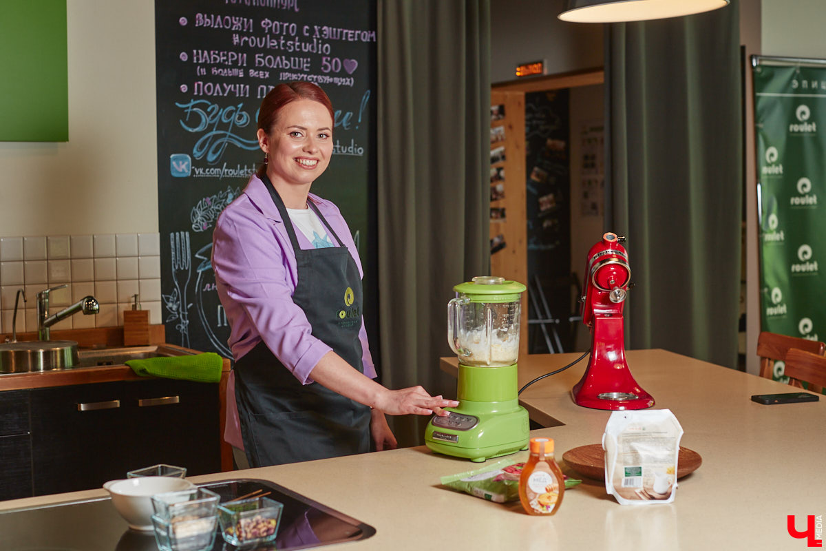 Популярное на детских шоу криомороженое с жидким азотом — отличное угощение в жару для активных и много работающих людей, предпочитающих ЗОЖ. За несколько минут из сливок и любых выбранных вами ингредиентов можно создать вкусный и оригинальный десерт.