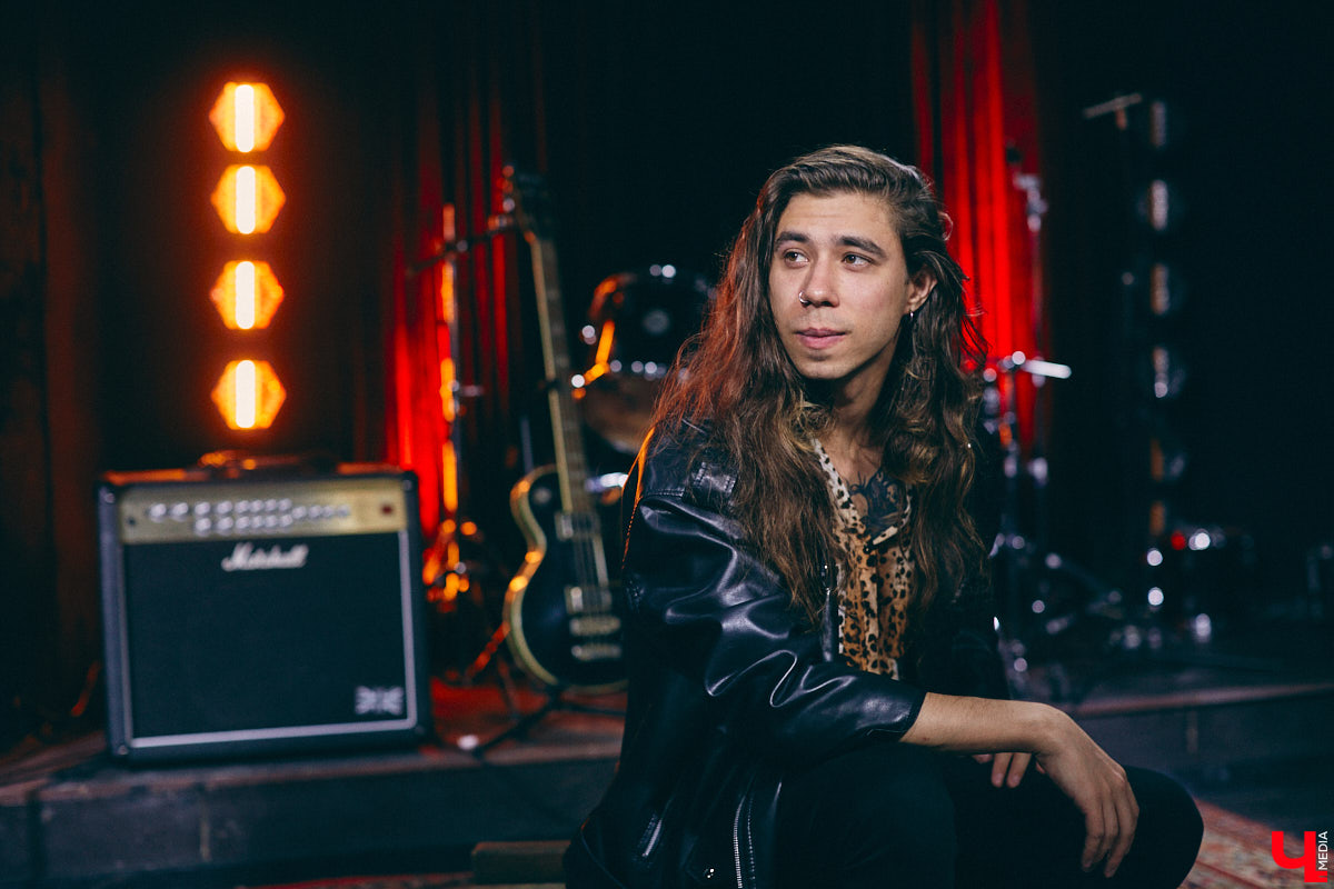 Ни смена состава, ни трудности при записи альбома не сломили группу Bosphorus Night. С марта команда выпустила уже три сингла. И это только начало пути! Впереди у ребят новые хиты, взрывные вечеринки и яркие, шокирующие перформансы.