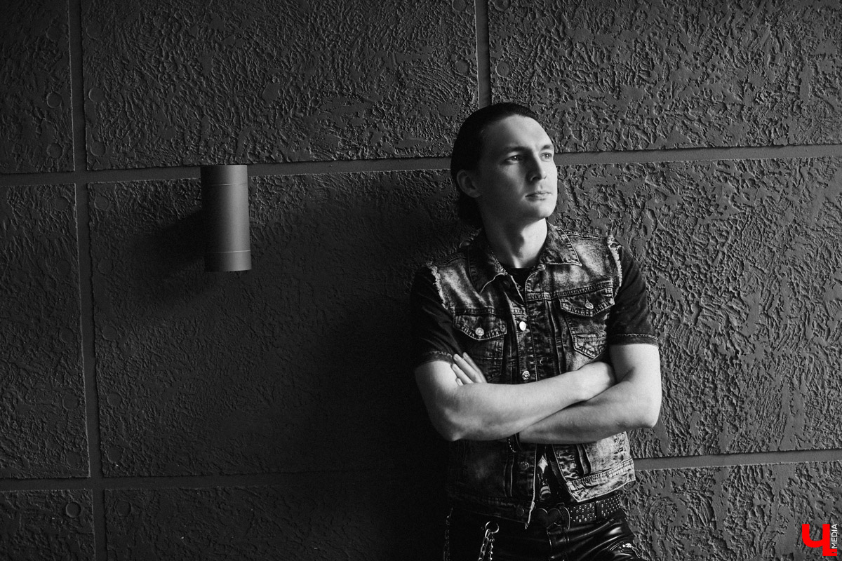 Ни смена состава, ни трудности при записи альбома не сломили группу Bosphorus Night. С марта команда выпустила уже три сингла. И это только начало пути! Впереди у ребят новые хиты, взрывные вечеринки и яркие, шокирующие перформансы.