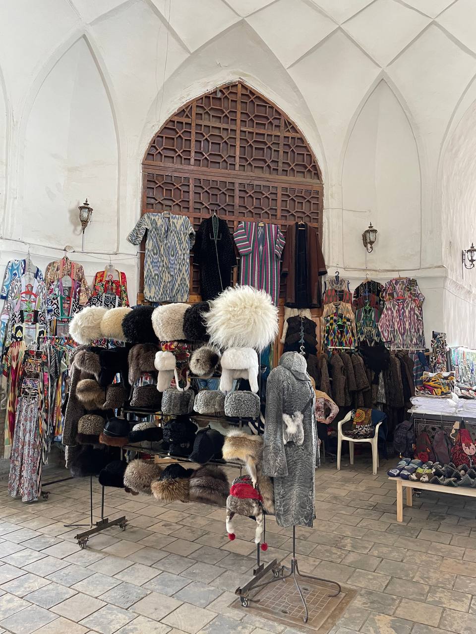 Вы уже определились, куда поедете этим летом? Если нет, рассмотрите вариант отдыха с восточным колоритом. Радиоведущая из Владимира Анастасия Колова побывала в Узбекистане и уверяет, это того стоит! Тем более что много денег на путешествие не потребуется.