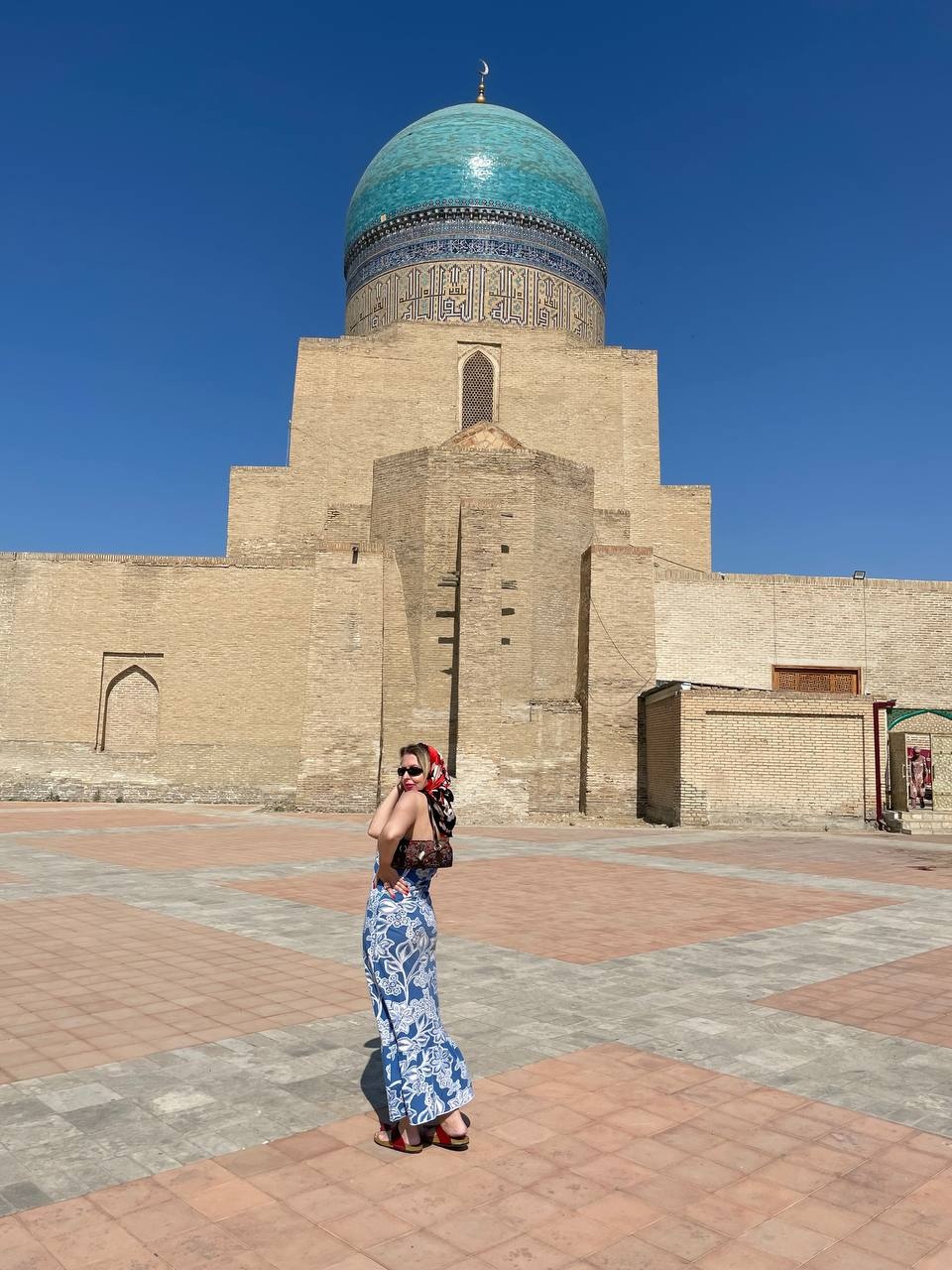 Вы уже определились, куда поедете этим летом? Если нет, рассмотрите вариант отдыха с восточным колоритом. Радиоведущая из Владимира Анастасия Колова побывала в Узбекистане и уверяет, это того стоит! Тем более что много денег на путешествие не потребуется.