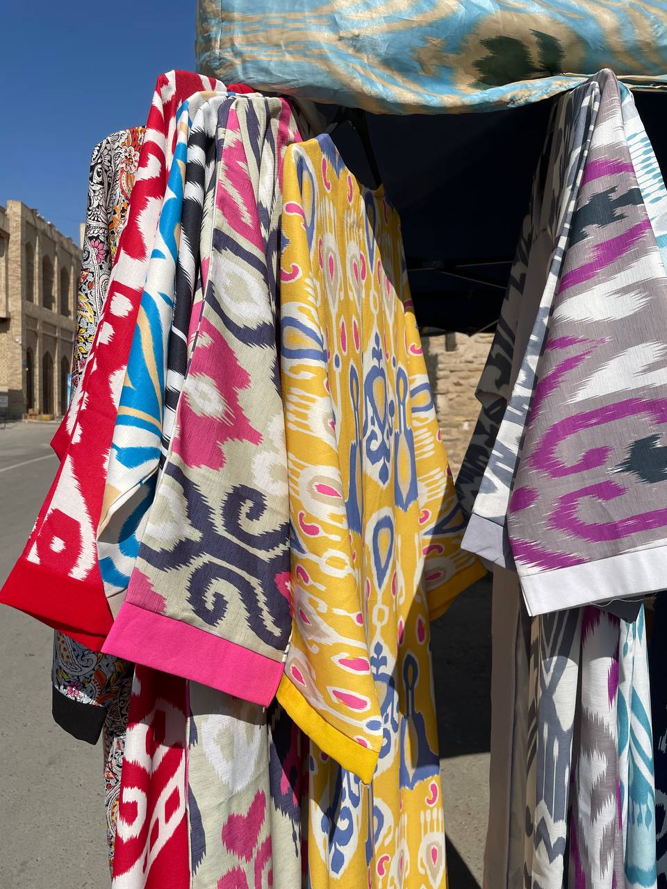 Вы уже определились, куда поедете этим летом? Если нет, рассмотрите вариант отдыха с восточным колоритом. Радиоведущая из Владимира Анастасия Колова побывала в Узбекистане и уверяет, это того стоит! Тем более что много денег на путешествие не потребуется.