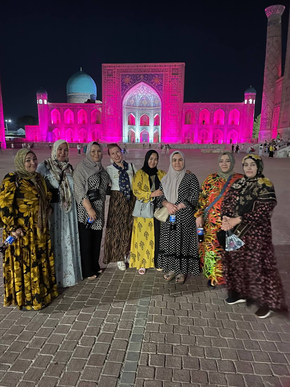 Вы уже определились, куда поедете этим летом? Если нет, рассмотрите вариант отдыха с восточным колоритом. Радиоведущая из Владимира Анастасия Колова побывала в Узбекистане и уверяет, это того стоит! Тем более что много денег на путешествие не потребуется.