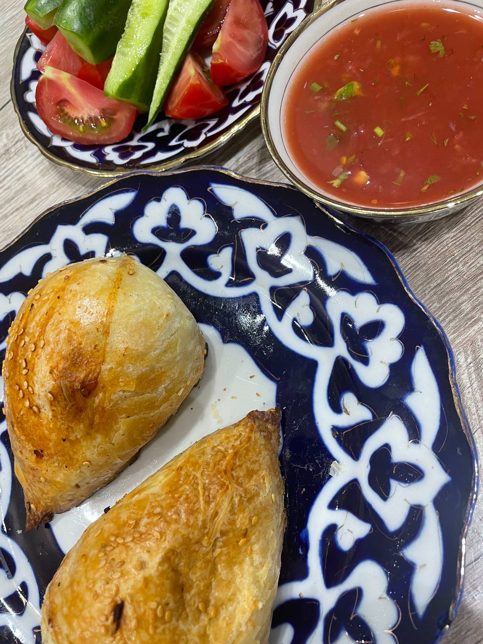 Вы уже определились, куда поедете этим летом? Если нет, рассмотрите вариант отдыха с восточным колоритом. Радиоведущая из Владимира Анастасия Колова побывала в Узбекистане и уверяет, это того стоит! Тем более что много денег на путешествие не потребуется.