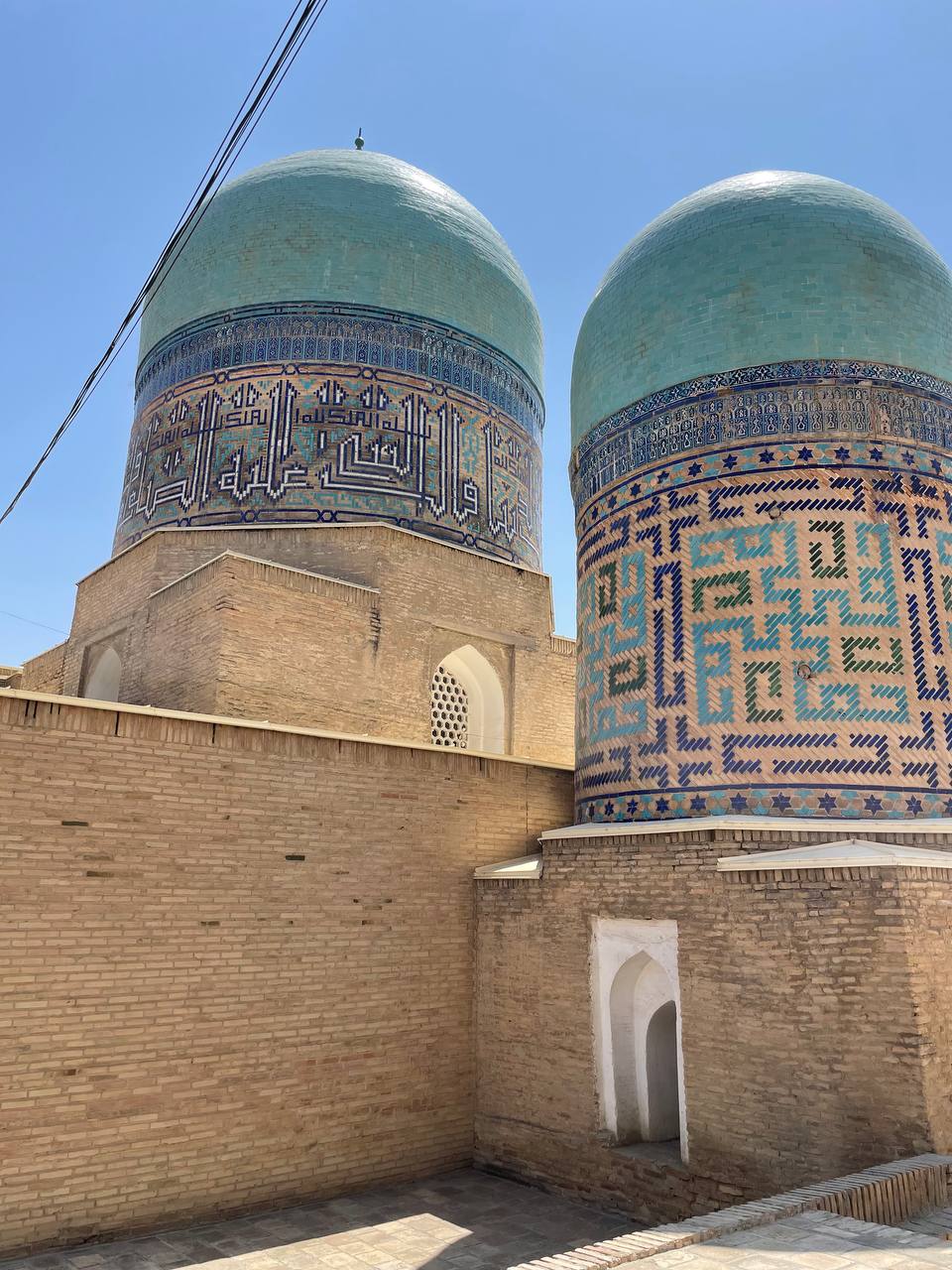 Вы уже определились, куда поедете этим летом? Если нет, рассмотрите вариант отдыха с восточным колоритом. Радиоведущая из Владимира Анастасия Колова побывала в Узбекистане и уверяет, это того стоит! Тем более что много денег на путешествие не потребуется.