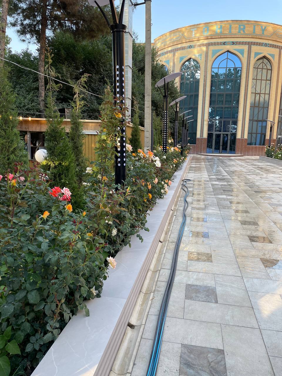 Вы уже определились, куда поедете этим летом? Если нет, рассмотрите вариант отдыха с восточным колоритом. Радиоведущая из Владимира Анастасия Колова побывала в Узбекистане и уверяет, это того стоит! Тем более что много денег на путешествие не потребуется.