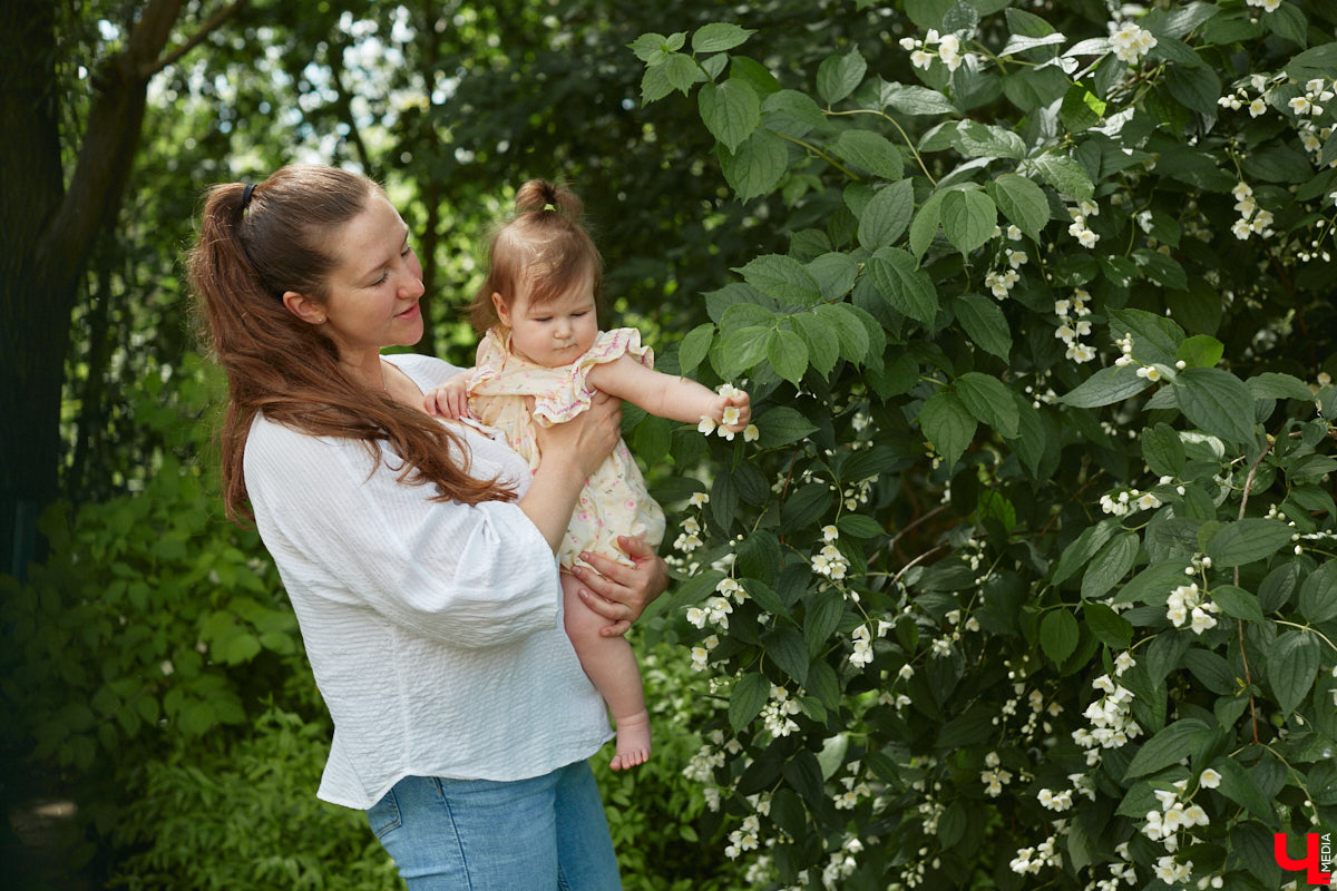 Она просила вернуть свою жизнь обратно, постоянно рыдала на руках у мужа. Анна Рябиничева признается, что никогда не мечтала о ребенке, и вполне откровенно делится своими мыслями по этому поводу. Как бывшая чайлдфри превратилась в заботливую маму, с какими трудностями на этом пути ей пришлось столкнуться и как теперь живется в декрете — читайте в нашем интервью.