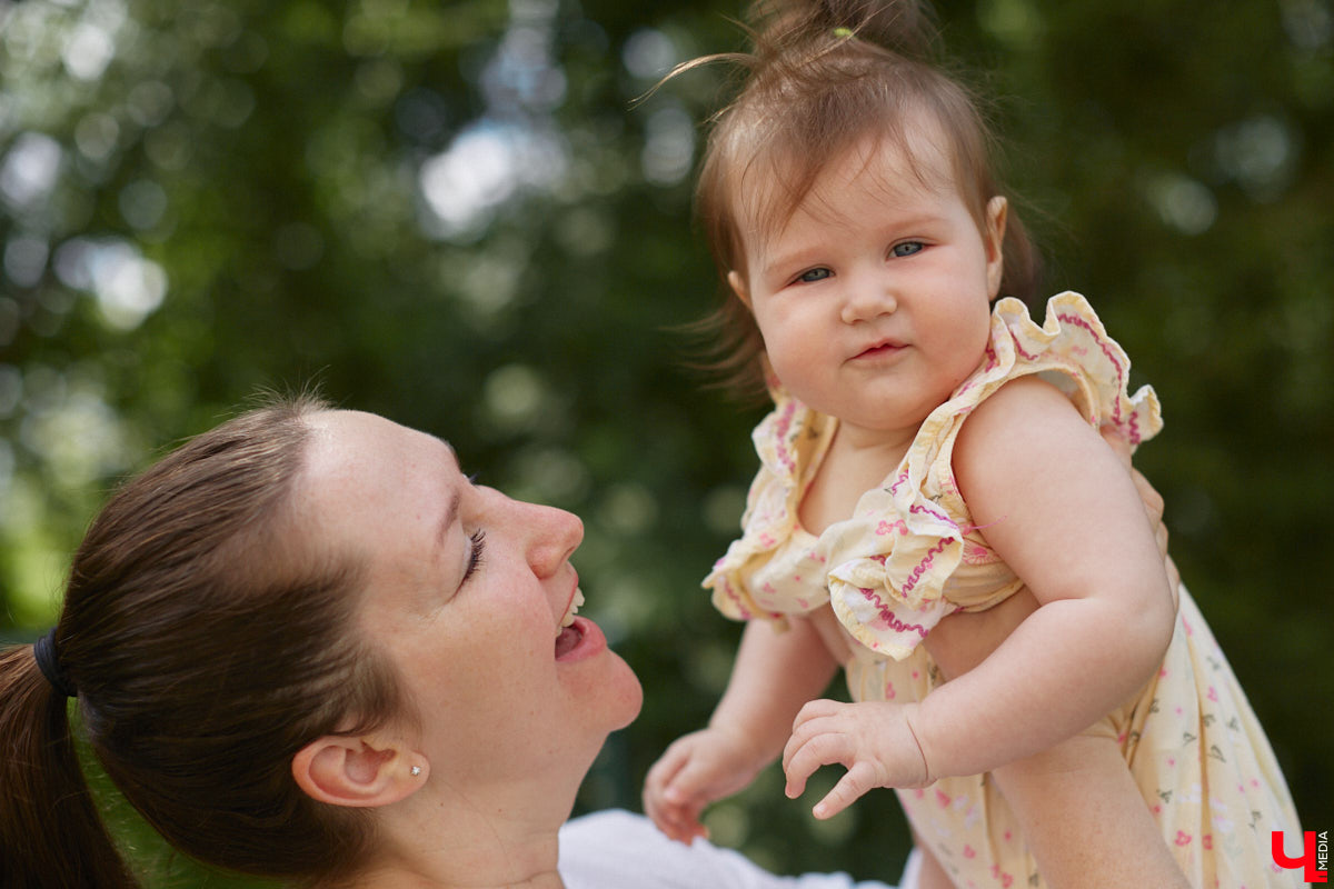 Она просила вернуть свою жизнь обратно, постоянно рыдала на руках у мужа. Анна Рябиничева признается, что никогда не мечтала о ребенке, и вполне откровенно делится своими мыслями по этому поводу. Как бывшая чайлдфри превратилась в заботливую маму, с какими трудностями на этом пути ей пришлось столкнуться и как теперь живется в декрете — читайте в нашем интервью.