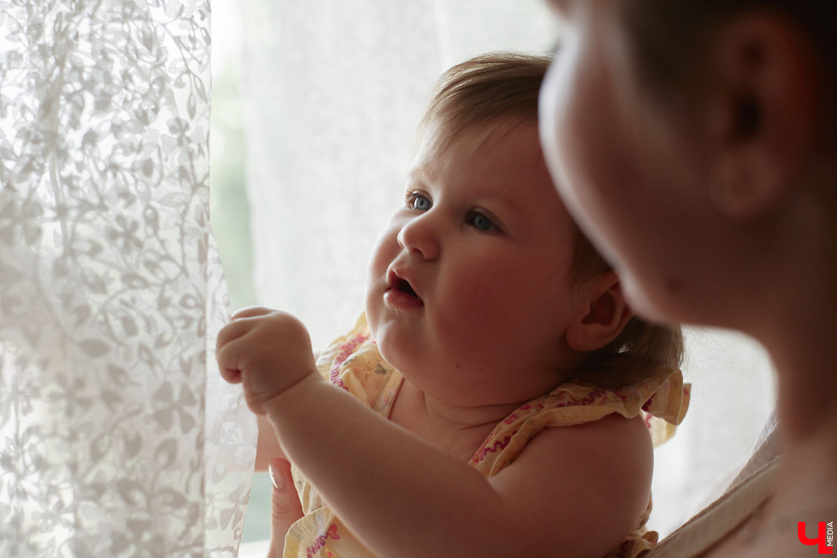 Она просила вернуть свою жизнь обратно, постоянно рыдала на руках у мужа. Анна Рябиничева признается, что никогда не мечтала о ребенке, и вполне откровенно делится своими мыслями по этому поводу. Как бывшая чайлдфри превратилась в заботливую маму, с какими трудностями на этом пути ей пришлось столкнуться и как теперь живется в декрете — читайте в нашем интервью.