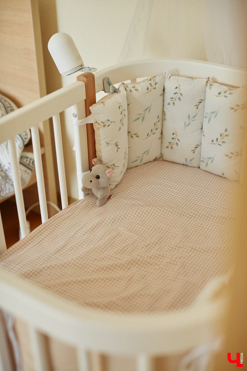 Она просила вернуть свою жизнь обратно, постоянно рыдала на руках у мужа. Анна Рябиничева признается, что никогда не мечтала о ребенке, и вполне откровенно делится своими мыслями по этому поводу. Как бывшая чайлдфри превратилась в заботливую маму, с какими трудностями на этом пути ей пришлось столкнуться и как теперь живется в декрете — читайте в нашем интервью.