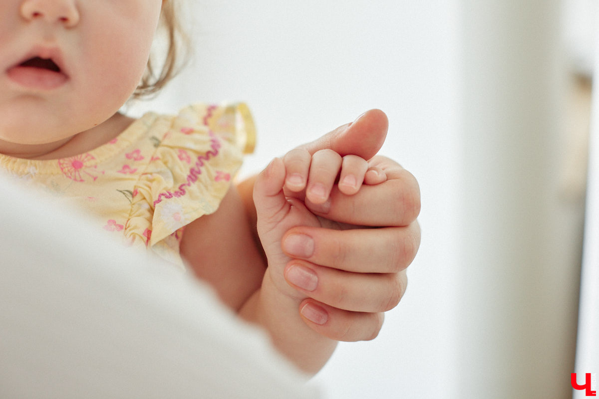 Она просила вернуть свою жизнь обратно, постоянно рыдала на руках у мужа. Анна Рябиничева признается, что никогда не мечтала о ребенке, и вполне откровенно делится своими мыслями по этому поводу. Как бывшая чайлдфри превратилась в заботливую маму, с какими трудностями на этом пути ей пришлось столкнуться и как теперь живется в декрете — читайте в нашем интервью.