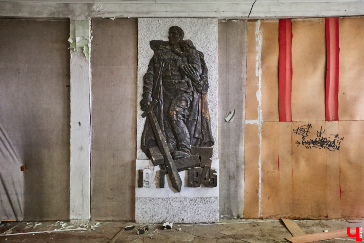 20 февраля этого года объявлен победитель аукциона, который в ближайшие годы должен застроить 29 гектаров бывшей танковой части в военном городке. Но сначала территорию очистят от объектов, оставшихся от военных. Среди них, как минимум, пять казарм, которые были возведены в конце XIX века. По мнению местных краеведов, комплекс этих зданий представляет историко-культурную ценность, казармы могли бы быть отремонтированы и использованы как музейные или арт-объекты.