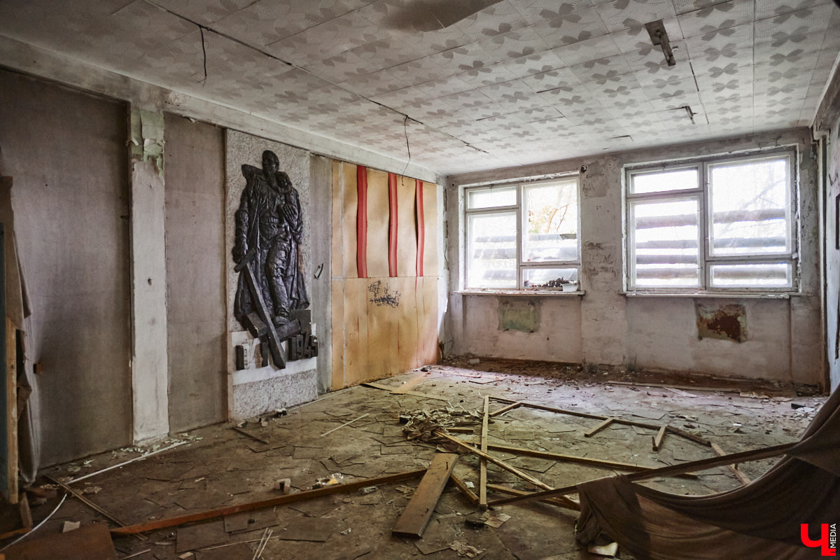 20 февраля этого года объявлен победитель аукциона, который в ближайшие годы должен застроить 29 гектаров бывшей танковой части в военном городке. Но сначала территорию очистят от объектов, оставшихся от военных. Среди них, как минимум, пять казарм, которые были возведены в конце XIX века. По мнению местных краеведов, комплекс этих зданий представляет историко-культурную ценность, казармы могли бы быть отремонтированы и использованы как музейные или арт-объекты.