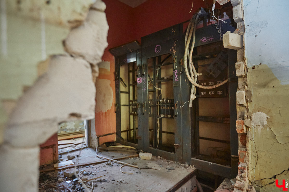 20 февраля этого года объявлен победитель аукциона, который в ближайшие годы должен застроить 29 гектаров бывшей танковой части в военном городке. Но сначала территорию очистят от объектов, оставшихся от военных. Среди них, как минимум, пять казарм, которые были возведены в конце XIX века. По мнению местных краеведов, комплекс этих зданий представляет историко-культурную ценность, казармы могли бы быть отремонтированы и использованы как музейные или арт-объекты.