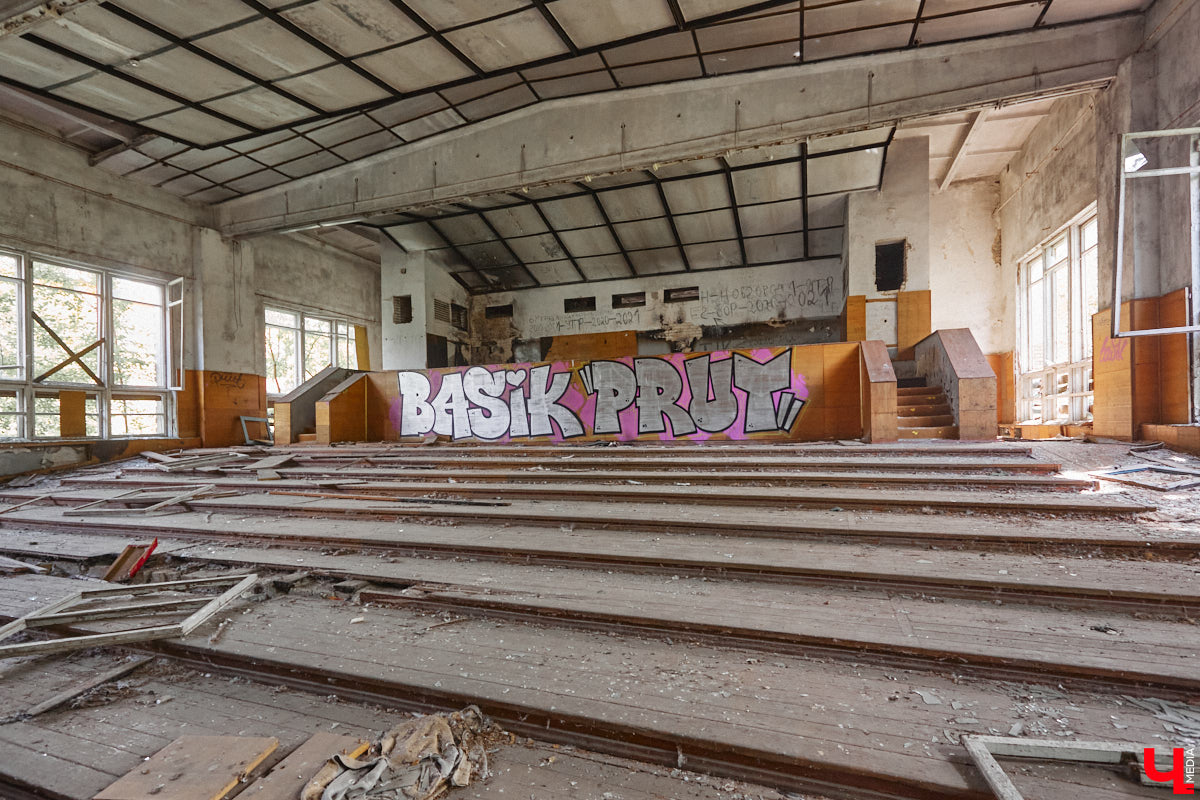 20 февраля этого года объявлен победитель аукциона, который в ближайшие годы должен застроить 29 гектаров бывшей танковой части в военном городке. Но сначала территорию очистят от объектов, оставшихся от военных. Среди них, как минимум, пять казарм, которые были возведены в конце XIX века. По мнению местных краеведов, комплекс этих зданий представляет историко-культурную ценность, казармы могли бы быть отремонтированы и использованы как музейные или арт-объекты.