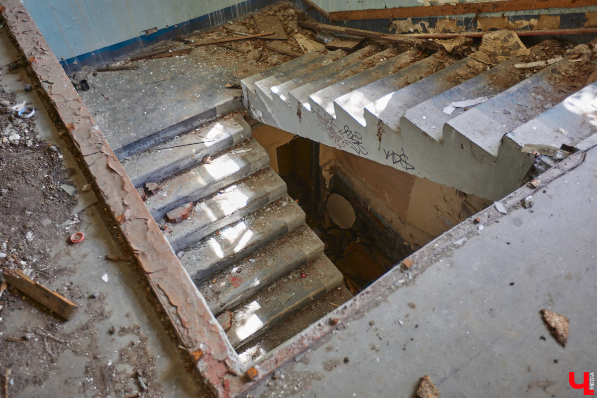 20 февраля этого года объявлен победитель аукциона, который в ближайшие годы должен застроить 29 гектаров бывшей танковой части в военном городке. Но сначала территорию очистят от объектов, оставшихся от военных. Среди них, как минимум, пять казарм, которые были возведены в конце XIX века. По мнению местных краеведов, комплекс этих зданий представляет историко-культурную ценность, казармы могли бы быть отремонтированы и использованы как музейные или арт-объекты.