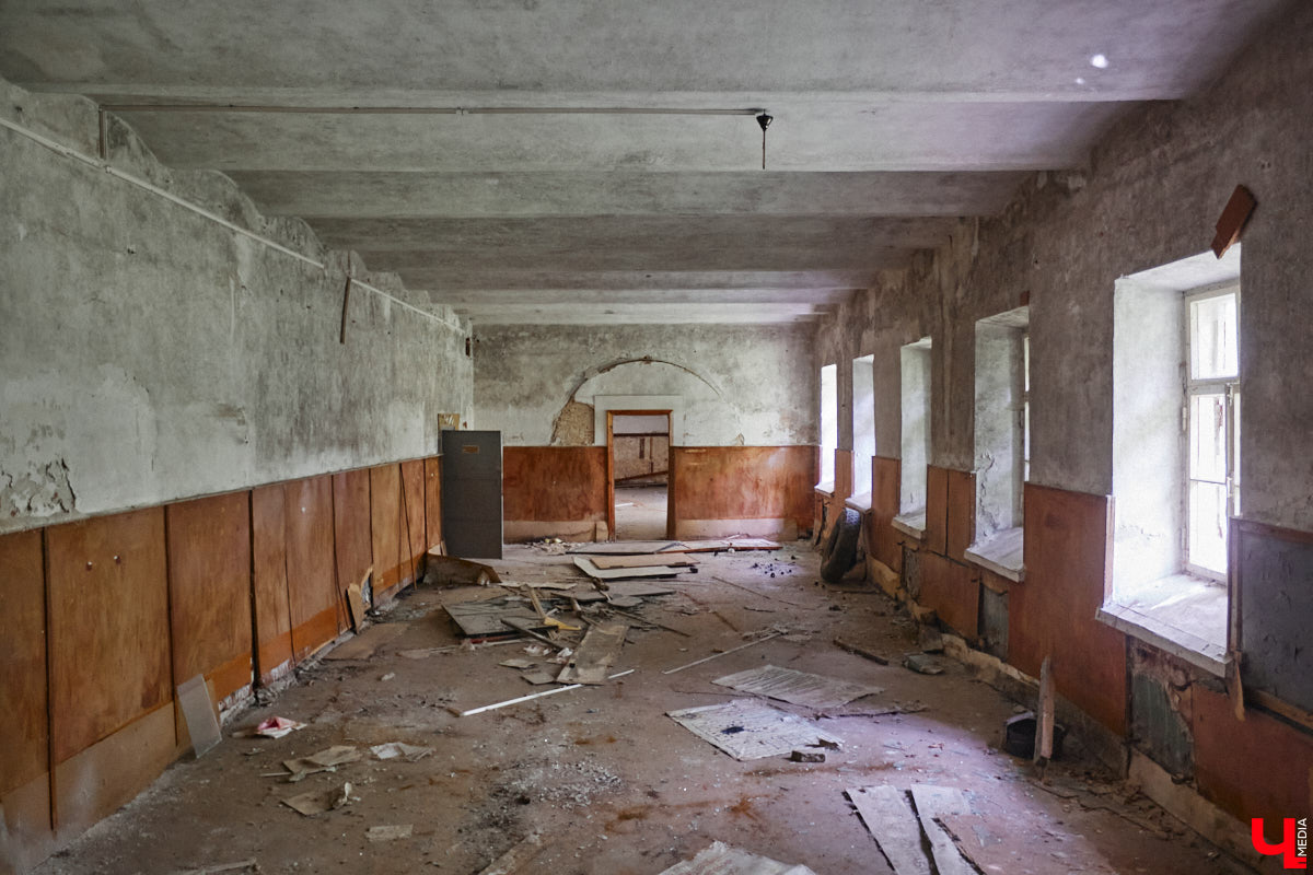 20 февраля этого года объявлен победитель аукциона, который в ближайшие годы должен застроить 29 гектаров бывшей танковой части в военном городке. Но сначала территорию очистят от объектов, оставшихся от военных. Среди них, как минимум, пять казарм, которые были возведены в конце XIX века. По мнению местных краеведов, комплекс этих зданий представляет историко-культурную ценность, казармы могли бы быть отремонтированы и использованы как музейные или арт-объекты.