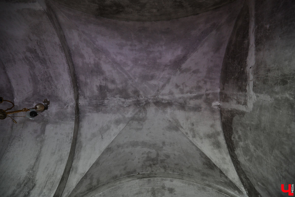 20 февраля этого года объявлен победитель аукциона, который в ближайшие годы должен застроить 29 гектаров бывшей танковой части в военном городке. Но сначала территорию очистят от объектов, оставшихся от военных. Среди них, как минимум, пять казарм, которые были возведены в конце XIX века. По мнению местных краеведов, комплекс этих зданий представляет историко-культурную ценность, казармы могли бы быть отремонтированы и использованы как музейные или арт-объекты.