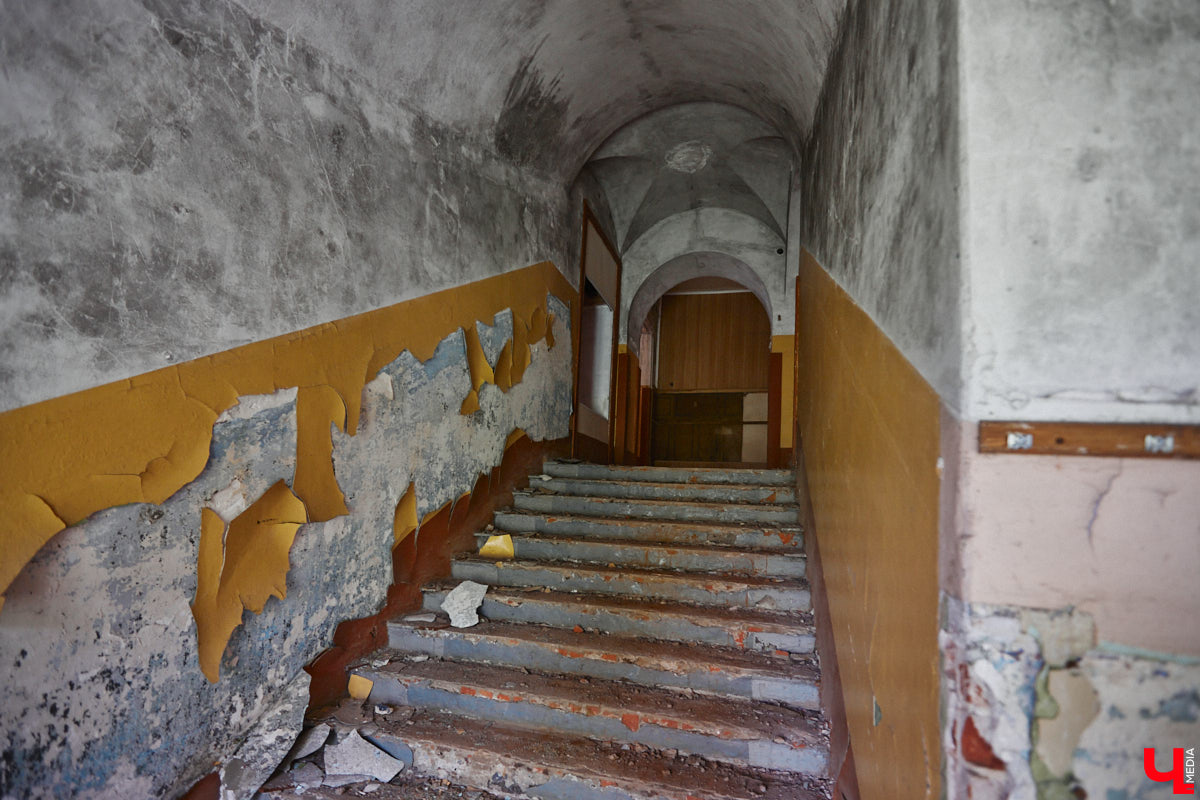 20 февраля этого года объявлен победитель аукциона, который в ближайшие годы должен застроить 29 гектаров бывшей танковой части в военном городке. Но сначала территорию очистят от объектов, оставшихся от военных. Среди них, как минимум, пять казарм, которые были возведены в конце XIX века. По мнению местных краеведов, комплекс этих зданий представляет историко-культурную ценность, казармы могли бы быть отремонтированы и использованы как музейные или арт-объекты.