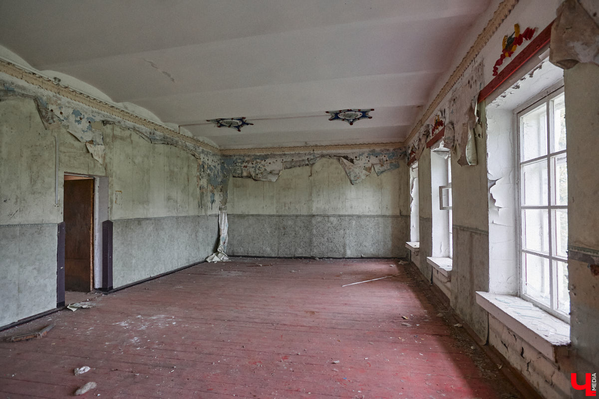 20 февраля этого года объявлен победитель аукциона, который в ближайшие годы должен застроить 29 гектаров бывшей танковой части в военном городке. Но сначала территорию очистят от объектов, оставшихся от военных. Среди них, как минимум, пять казарм, которые были возведены в конце XIX века. По мнению местных краеведов, комплекс этих зданий представляет историко-культурную ценность, казармы могли бы быть отремонтированы и использованы как музейные или арт-объекты.