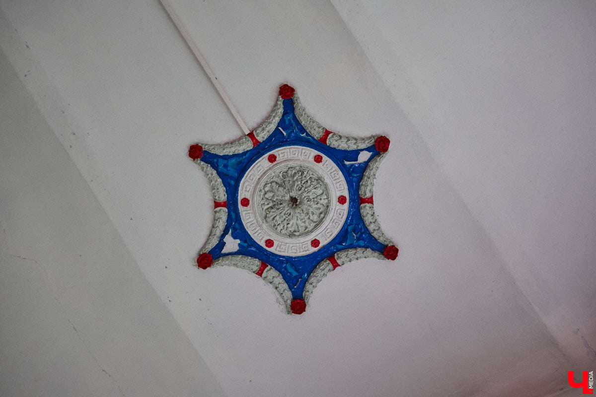 20 февраля этого года объявлен победитель аукциона, который в ближайшие годы должен застроить 29 гектаров бывшей танковой части в военном городке. Но сначала территорию очистят от объектов, оставшихся от военных. Среди них, как минимум, пять казарм, которые были возведены в конце XIX века. По мнению местных краеведов, комплекс этих зданий представляет историко-культурную ценность, казармы могли бы быть отремонтированы и использованы как музейные или арт-объекты.